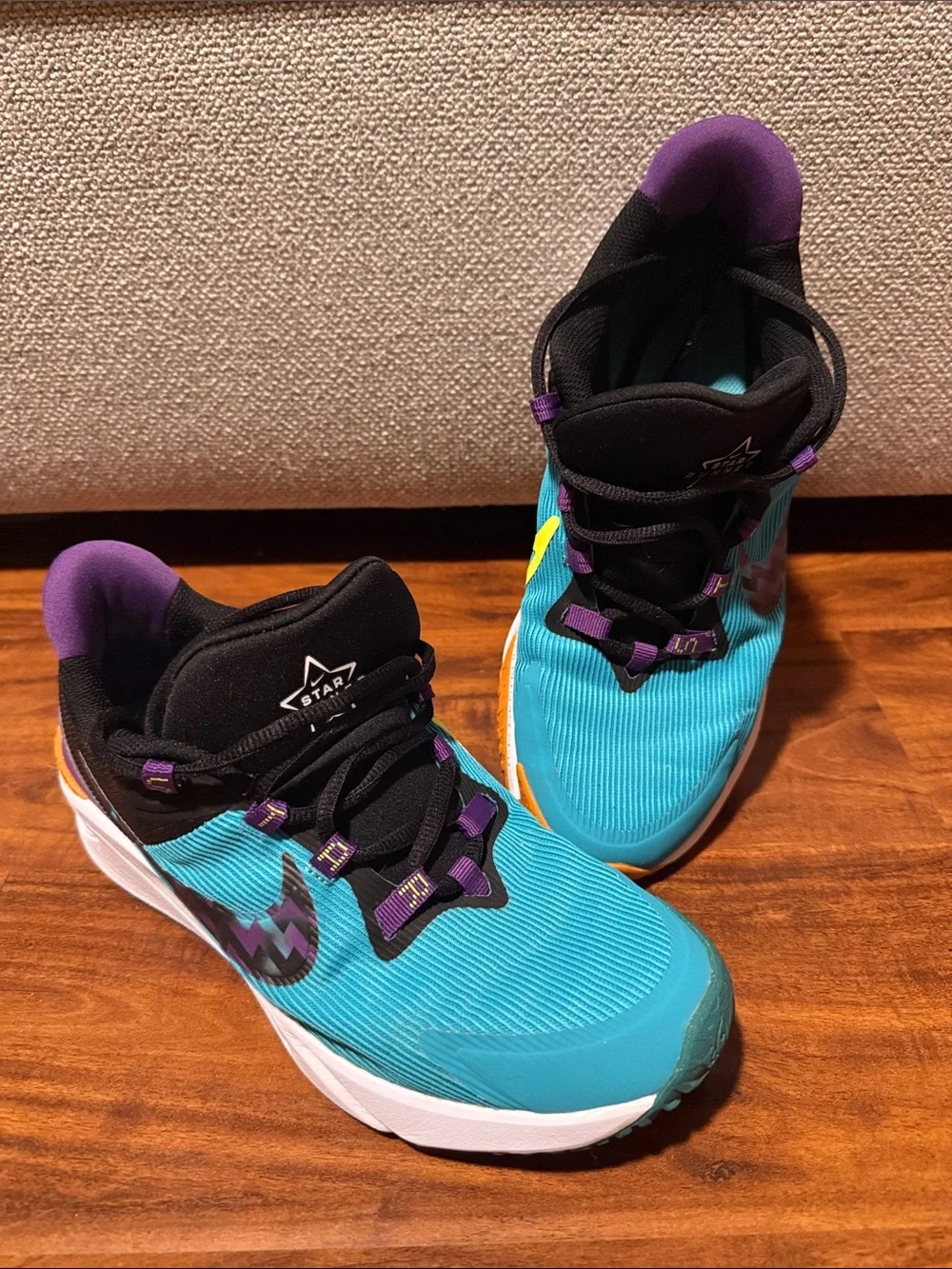 Nike Star Runner 4 Youth 6.5 Women 8 Sneakers in Teal, Purple and Black